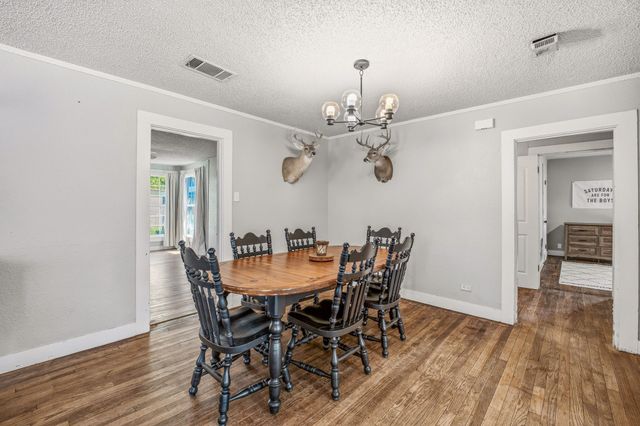 733 S Austin Street, De Leon, TX 76444