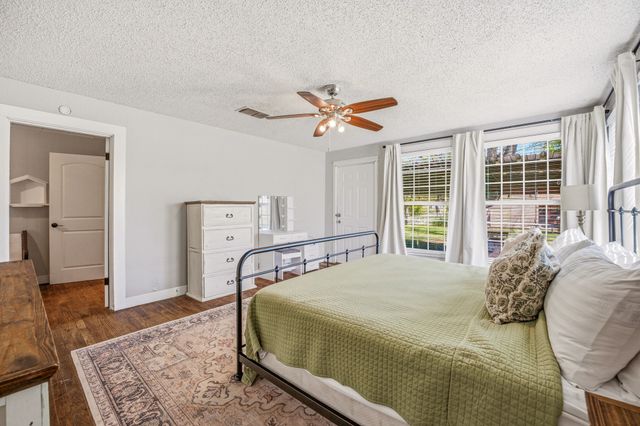 733 S Austin Street, De Leon, TX 76444