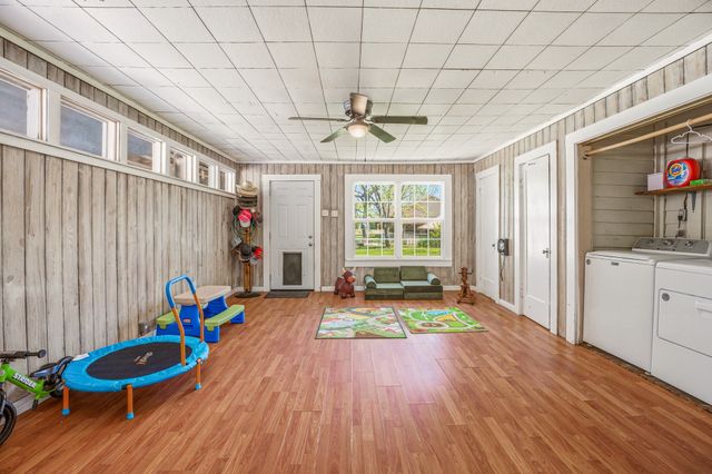 733 S Austin Street, De Leon, TX 76444