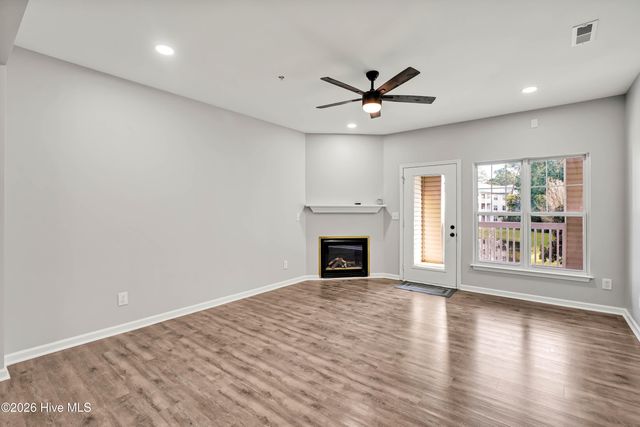 4519 Sagedale Drive Unit 203, Wilmington, NC 28405