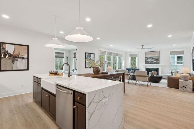 1009 Tributary Boulevard, Hollywood, SC 29449