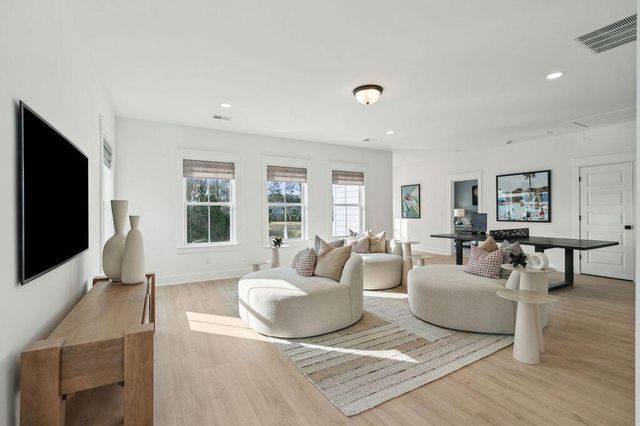 1009 Tributary Boulevard, Hollywood, SC 29449