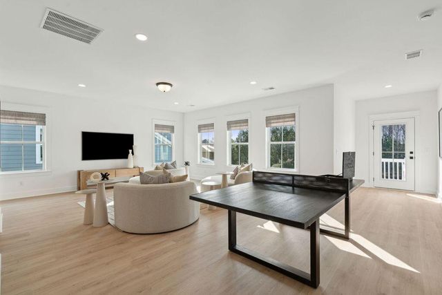 1009 Tributary Boulevard, Hollywood, SC 29449