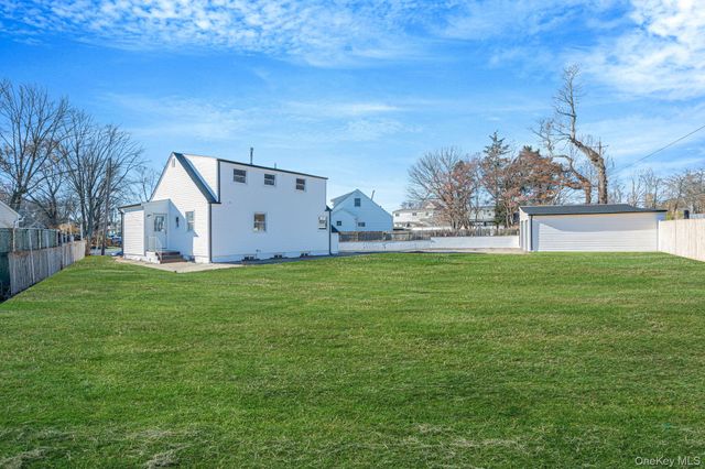 23 Cullen Drive, East Northport, NY 11731