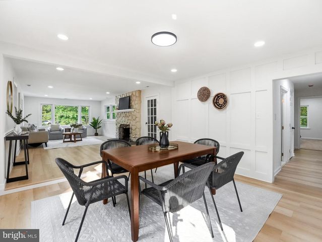 10 SPRUCE ST, Sewell, NJ 08080