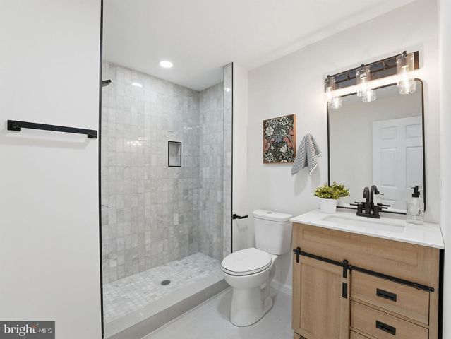 10 SPRUCE ST, Sewell, NJ 08080