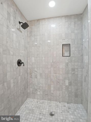10 SPRUCE ST, Sewell, NJ 08080
