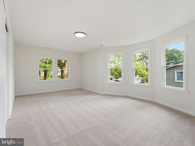 10 SPRUCE ST, Sewell, NJ 08080