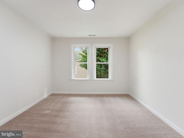 10 SPRUCE ST, Sewell, NJ 08080