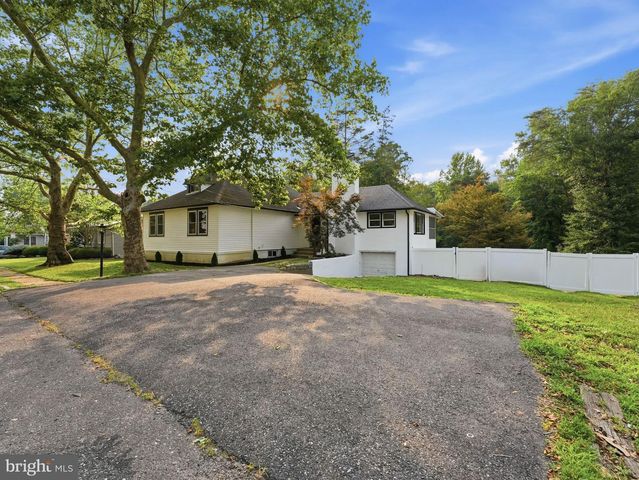 10 SPRUCE ST, Sewell, NJ 08080
