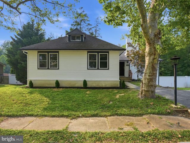 10 SPRUCE ST, Sewell, NJ 08080