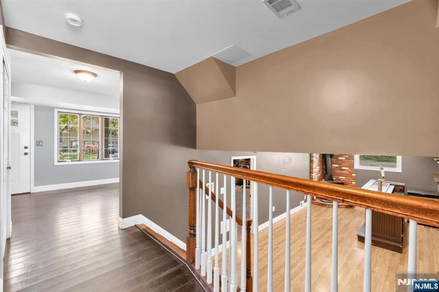 53 Smithfield Road, Waldwick, NJ 07463