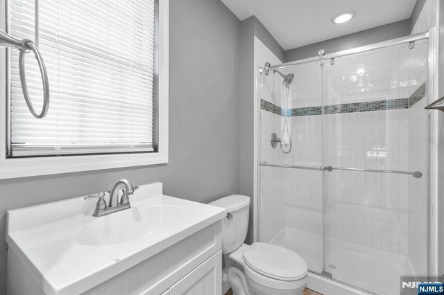 53 Smithfield Road, Waldwick, NJ 07463