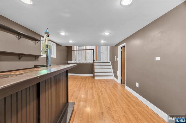 53 Smithfield Road, Waldwick, NJ 07463