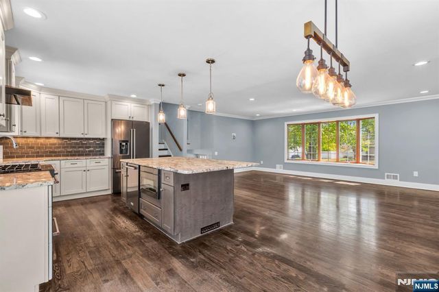 53 Smithfield Road, Waldwick, NJ 07463
