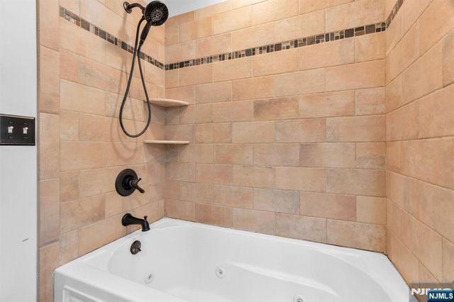 53 Smithfield Road, Waldwick, NJ 07463