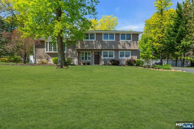53 Smithfield Road, Waldwick, NJ 07463