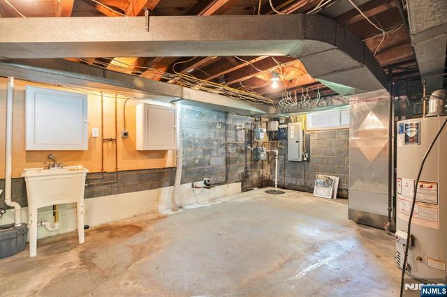 53 Smithfield Road, Waldwick, NJ 07463