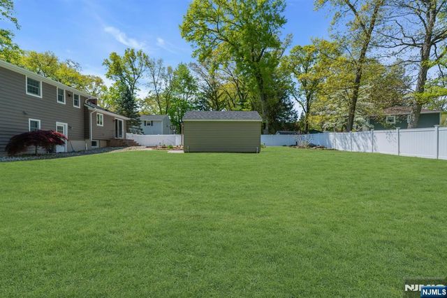 53 Smithfield Road, Waldwick, NJ 07463