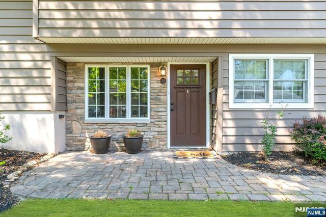 53 Smithfield Road, Waldwick, NJ 07463