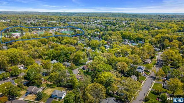 53 Smithfield Road, Waldwick, NJ 07463