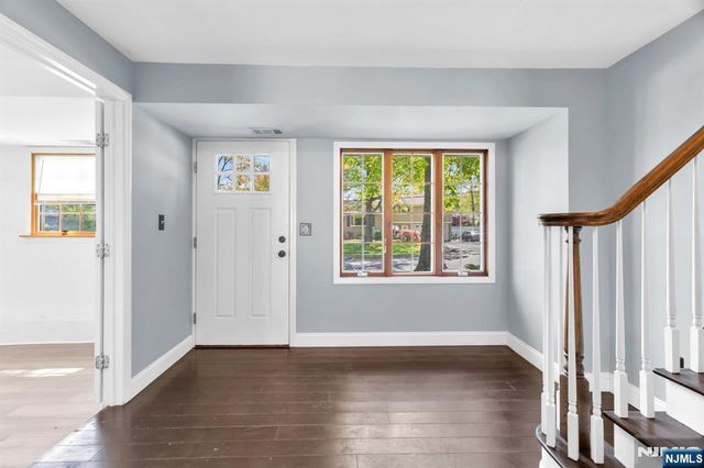 53 Smithfield Road, Waldwick, NJ 07463