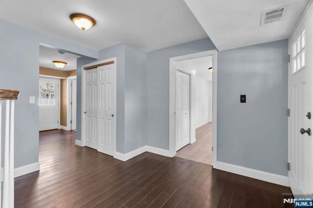 53 Smithfield Road, Waldwick, NJ 07463