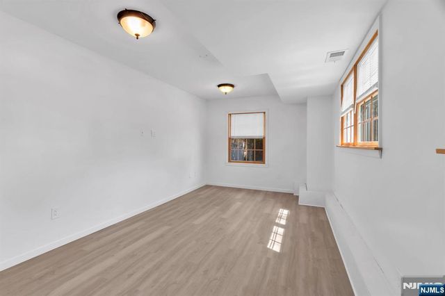 53 Smithfield Road, Waldwick, NJ 07463