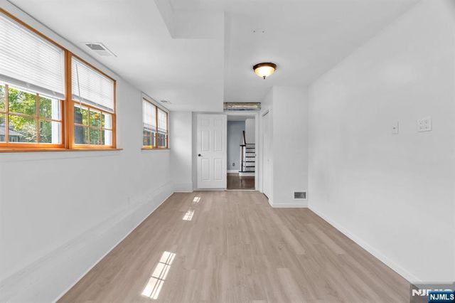 53 Smithfield Road, Waldwick, NJ 07463