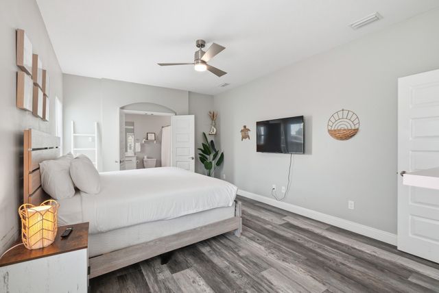 5701 Hilltop Avenue, Panama City Beach, FL 32408