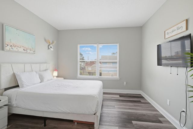 5701 Hilltop Avenue, Panama City Beach, FL 32408