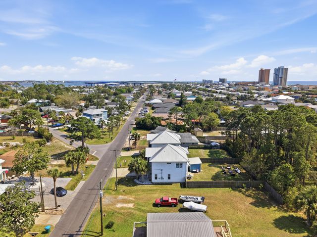 5701 Hilltop Avenue, Panama City Beach, FL 32408