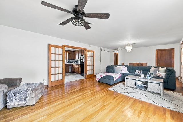 6 Oakhurst Street, Ayer, MA 01432