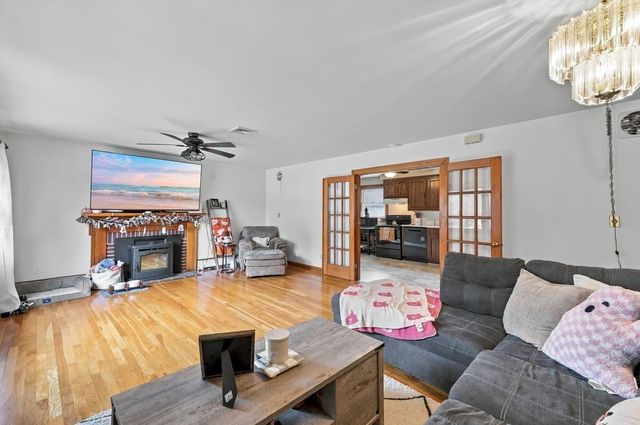6 Oakhurst Street, Ayer, MA 01432