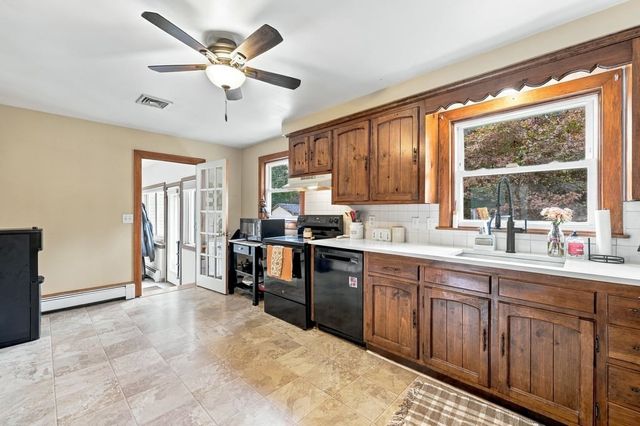 6 Oakhurst Street, Ayer, MA 01432