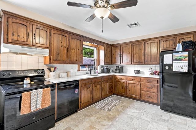 6 Oakhurst Street, Ayer, MA 01432