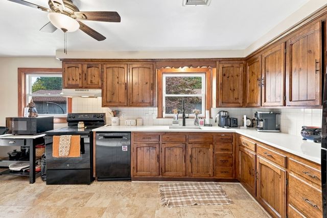 6 Oakhurst Street, Ayer, MA 01432