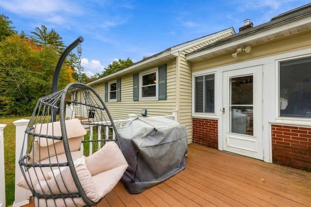 6 Oakhurst Street, Ayer, MA 01432