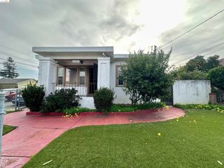 2050 102Nd Ave, Oakland, CA 94603