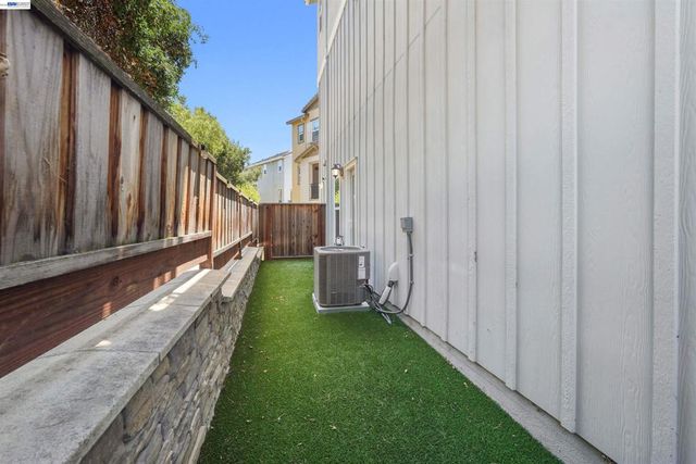 24107 Amaranth Loop, Hayward, CA 94541