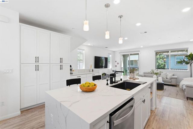 24107 Amaranth Loop, Hayward, CA 94541
