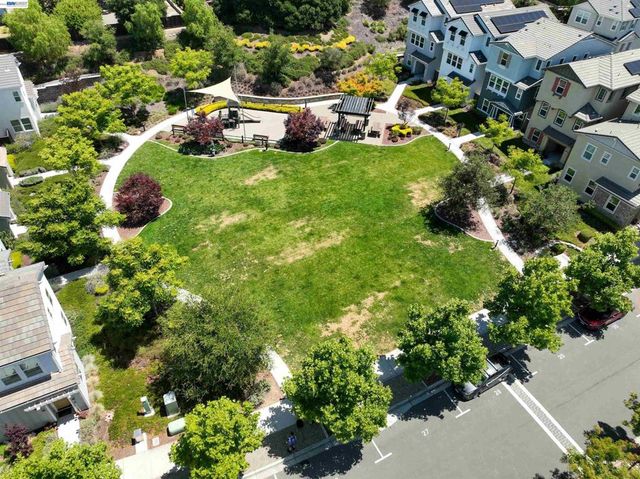24107 Amaranth Loop, Hayward, CA 94541