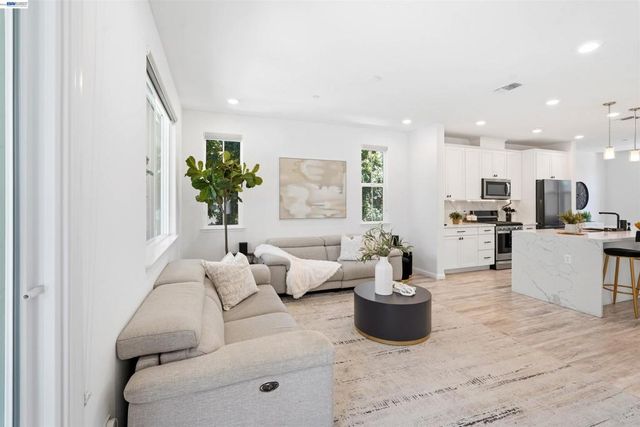 24107 Amaranth Loop, Hayward, CA 94541