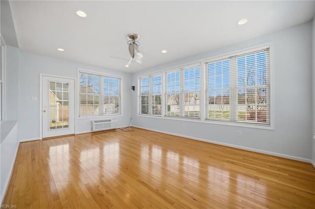 5 Beaver Castle CT, Hampton, VA 23666