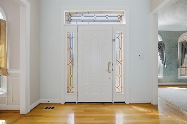 5 Beaver Castle CT, Hampton, VA 23666