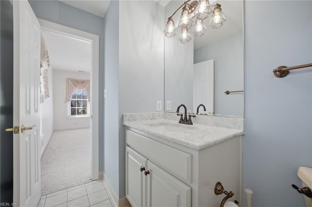 5 Beaver Castle CT, Hampton, VA 23666