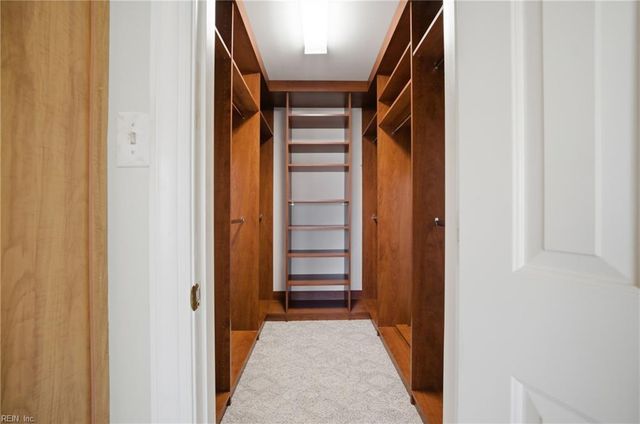 5 Beaver Castle CT, Hampton, VA 23666