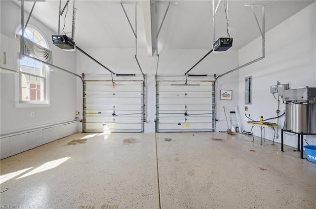 5 Beaver Castle CT, Hampton, VA 23666