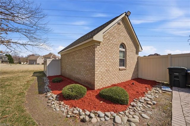 5 Beaver Castle CT, Hampton, VA 23666