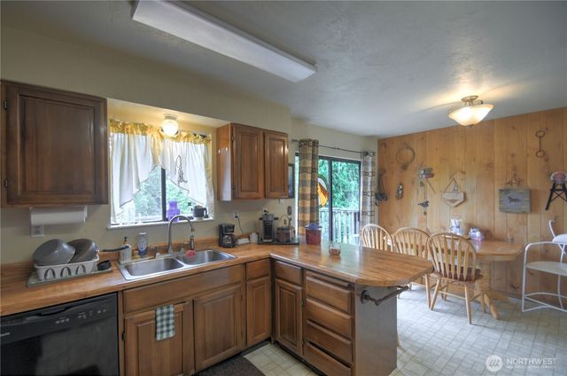 5283 SE Lynch Road, Shelton, WA 98584